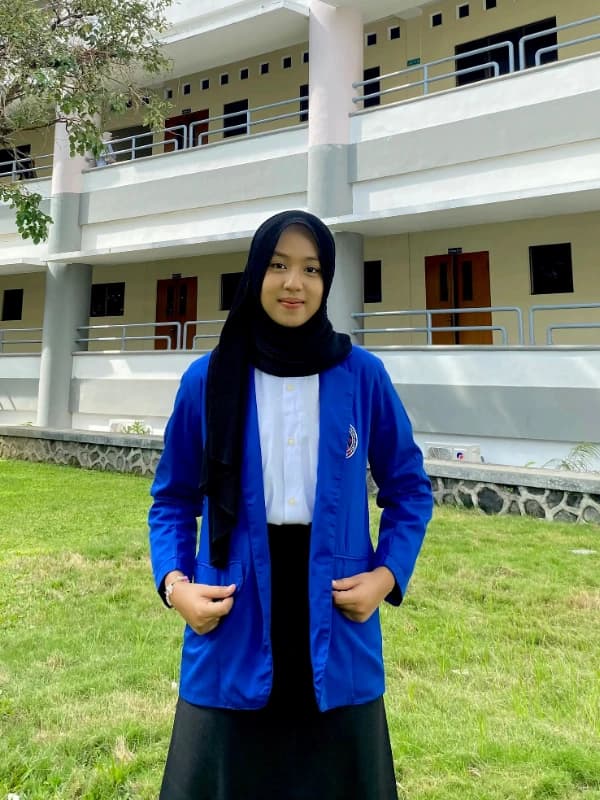 Foto Sherlly Briliant Saputri